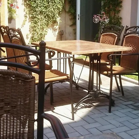 Couette-café Gaestehaus In