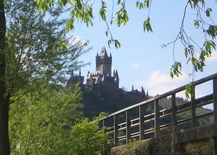 ベッド・アンド・ブレックファスト Gaestehaus In ヴァルヴィヒ